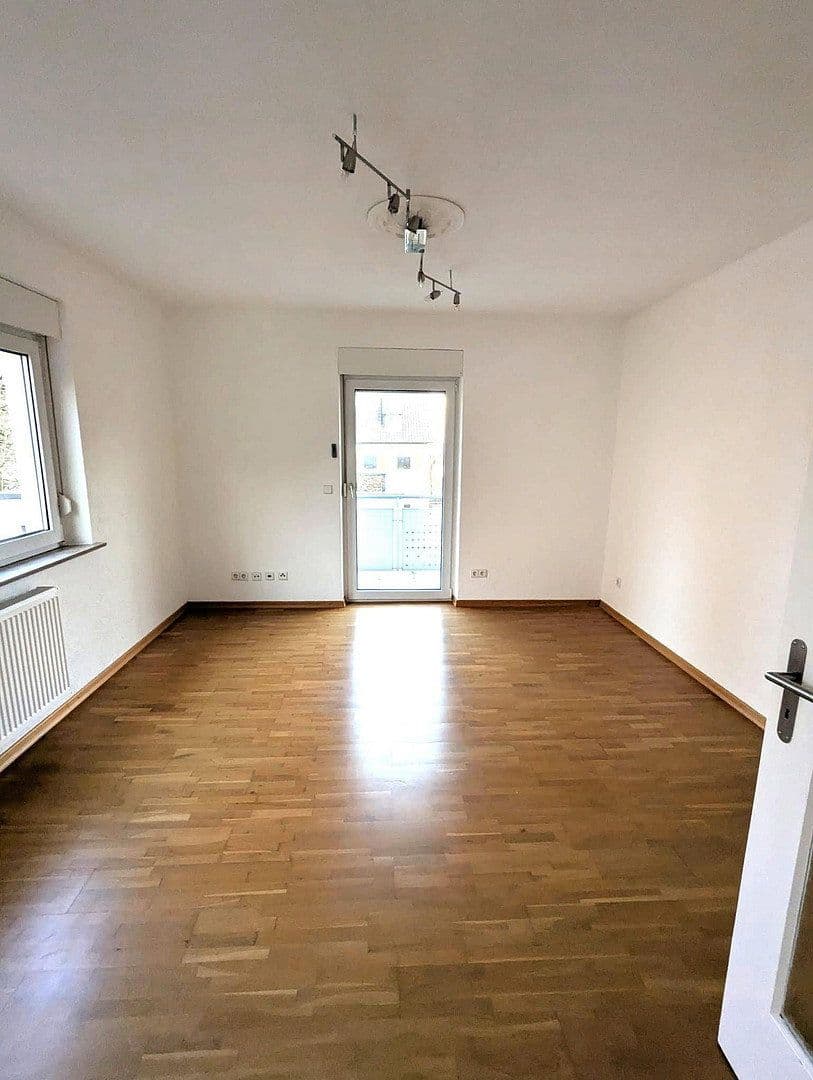 Prenájom bytu 4-izbový 102 m², Stuttgart, Bádensko-Wurttembersko Prenájom bytu 4-izbový 102 m², Stuttgart, Bádensko-Wurttembersko