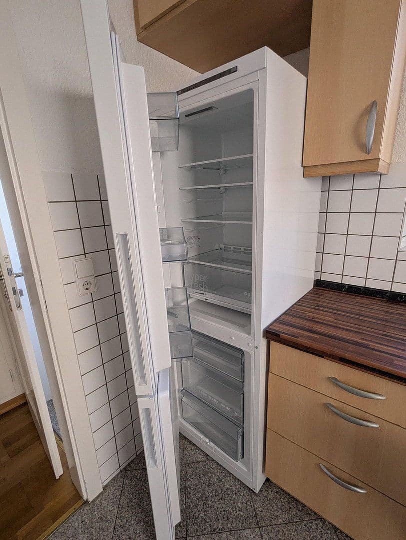Prenájom bytu 4-izbový 102 m², Stuttgart, Bádensko-Wurttembersko Prenájom bytu 4-izbový 102 m², Stuttgart, Bádensko-Wurttembersko