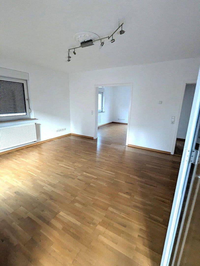 Prenájom bytu 4-izbový 102 m², Stuttgart, Bádensko-Wurttembersko Prenájom bytu 4-izbový 102 m², Stuttgart, Bádensko-Wurttembersko