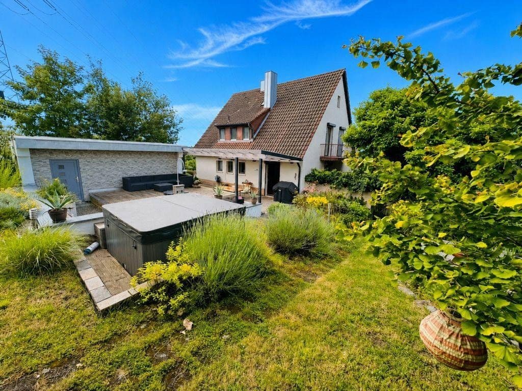 Predaj domu 140 m², pozemek 2.049 m², Kleinostheim, Bavorsko Predaj domu 140 m², pozemek 2.049 m², Kleinostheim, Bavorsko