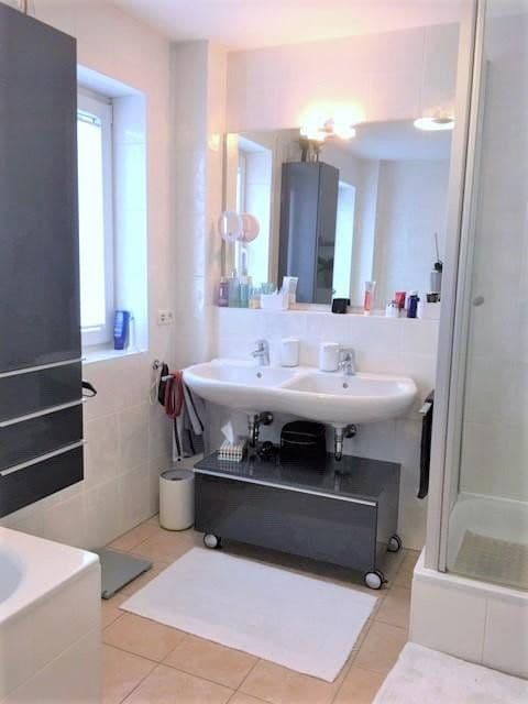 Prenájom domu 172 m², pozemek 325 m², München, Bavorsko Prenájom domu 172 m², pozemek 325 m², München, Bavorsko