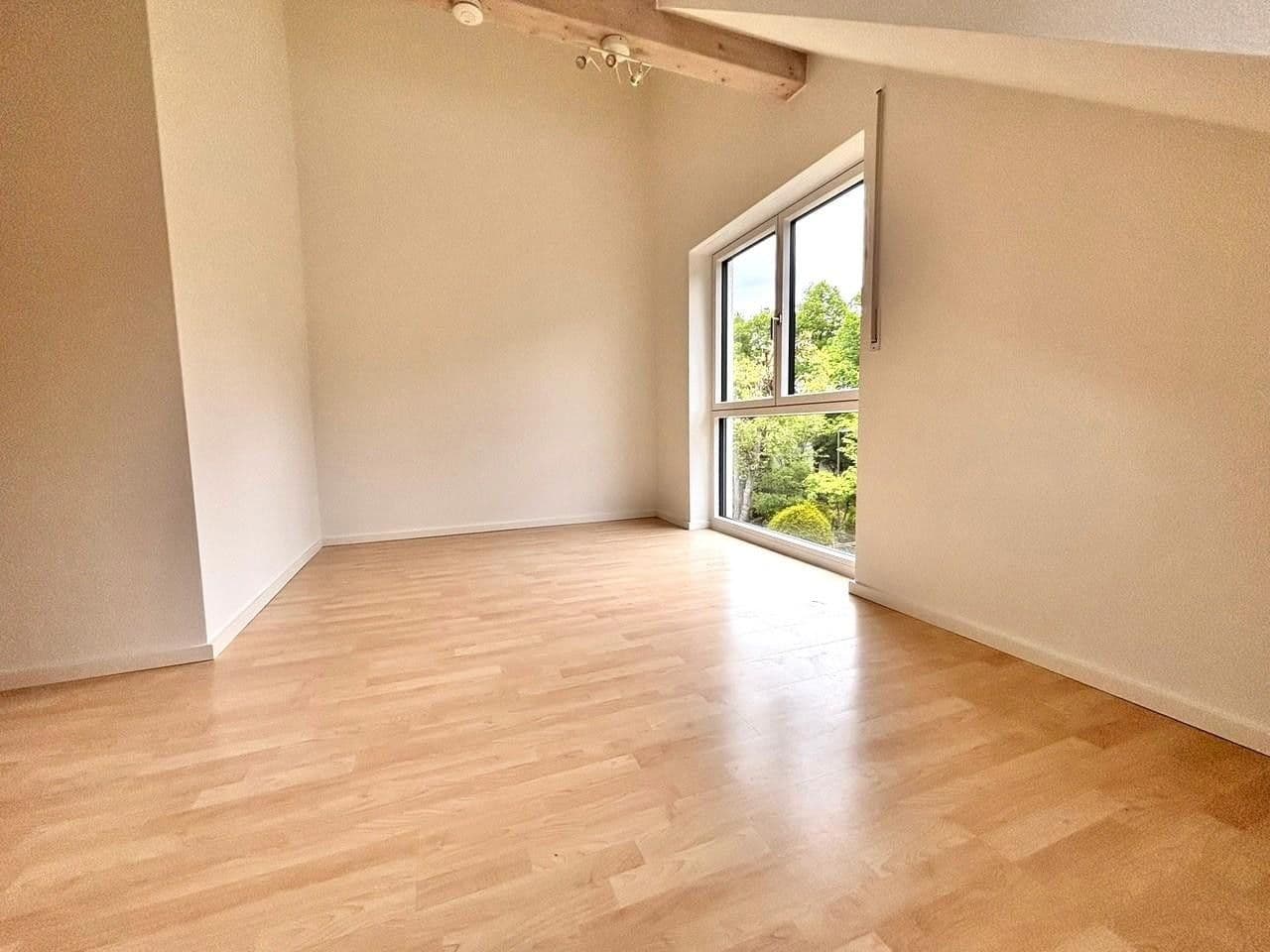 Prenájom domu 172 m², pozemek 325 m², München, Bavorsko Prenájom domu 172 m², pozemek 325 m², München, Bavorsko