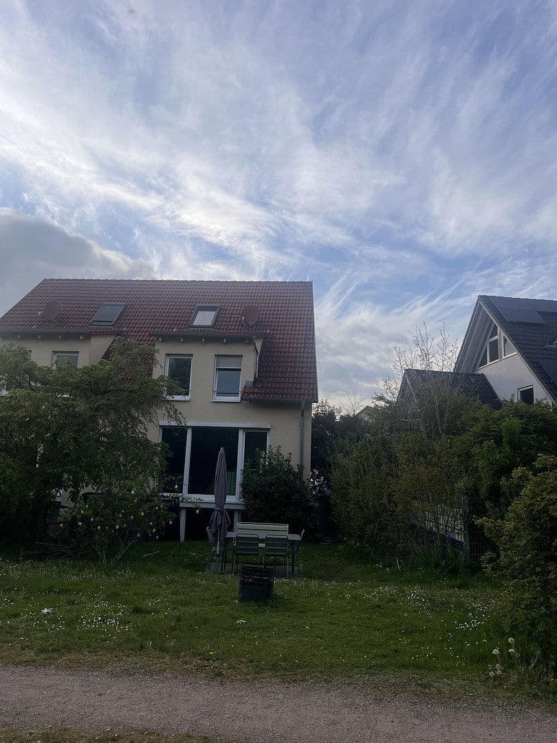 Predaj domu 166 m², pozemek 218 m², Rastatt, Bádensko-Wurttembersko Predaj domu 166 m², pozemek 218 m², Rastatt, Bádensko-Wurttembersko