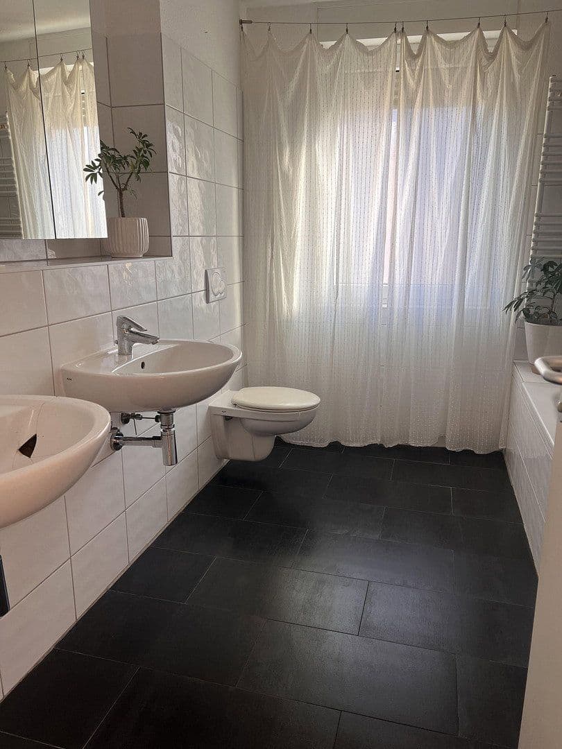 Predaj domu 166 m², pozemek 218 m², Rastatt, Bádensko-Wurttembersko Predaj domu 166 m², pozemek 218 m², Rastatt, Bádensko-Wurttembersko