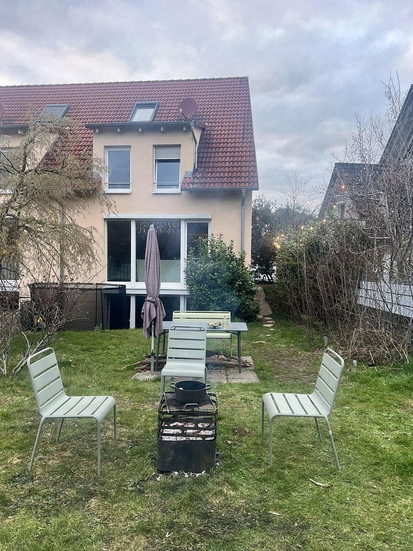 Predaj domu 166 m², pozemek 218 m², Rastatt, Bádensko-Wurttembersko Predaj domu 166 m², pozemek 218 m², Rastatt, Bádensko-Wurttembersko