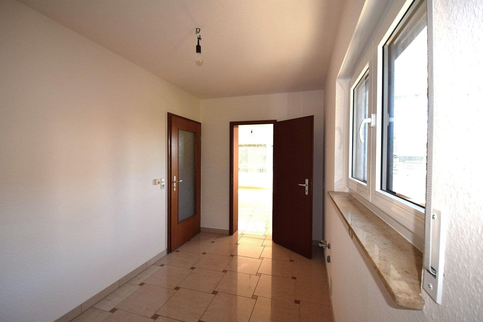 Predaj domu 197 m², pozemek 383 m², Seeheim-Jugenheim, Hesensko Predaj domu 197 m², pozemek 383 m², Seeheim-Jugenheim, Hesensko