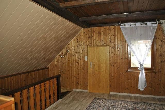 Predaj domu 223 m², pozemek 220 m², Hochstraße 30, Thür, Porýnie-Falcko Predaj domu 223 m², pozemek 220 m², Hochstraße 30, Thür, Porýnie-Falcko