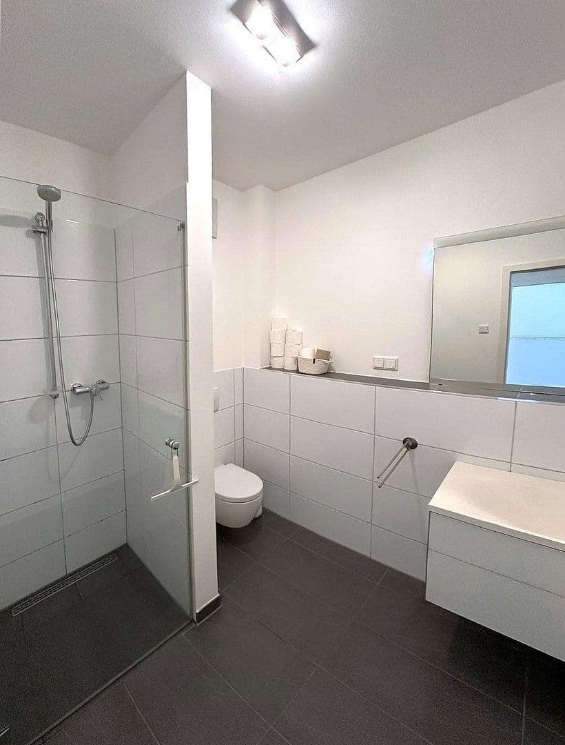 Prenájom bytu 2-izbový 59 m², Dellestraße 73, Düsseldorf, Severné Porýnie - Westfálsko Prenájom bytu 2-izbový 59 m², Dellestraße 73, Düsseldorf, Severné Porýnie - Westfálsko