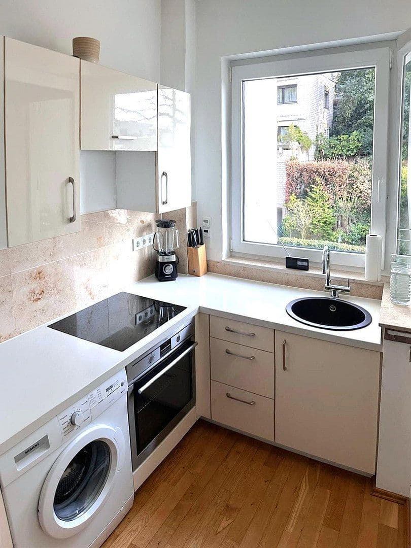 Prenájom bytu 2-izbový 59 m², Dellestraße 73, Düsseldorf, Severné Porýnie - Westfálsko Prenájom bytu 2-izbový 59 m², Dellestraße 73, Düsseldorf, Severné Porýnie - Westfálsko
