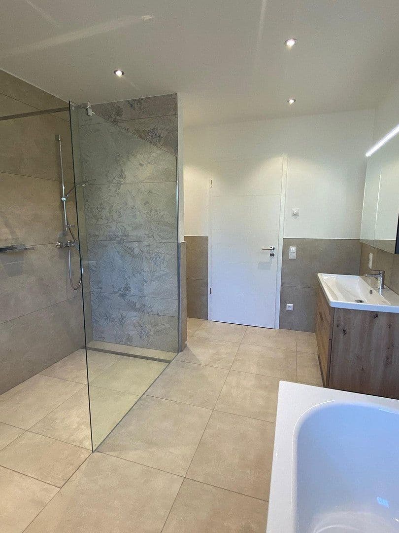 Prenájom bytu 2-izbový 127 m², Swisttal, Severné Porýnie - Westfálsko Prenájom bytu 2-izbový 127 m², Swisttal, Severné Porýnie - Westfálsko
