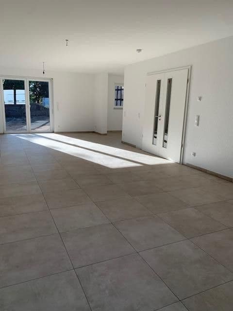 Prenájom bytu 2-izbový 127 m², Swisttal, Severné Porýnie - Westfálsko Prenájom bytu 2-izbový 127 m², Swisttal, Severné Porýnie - Westfálsko