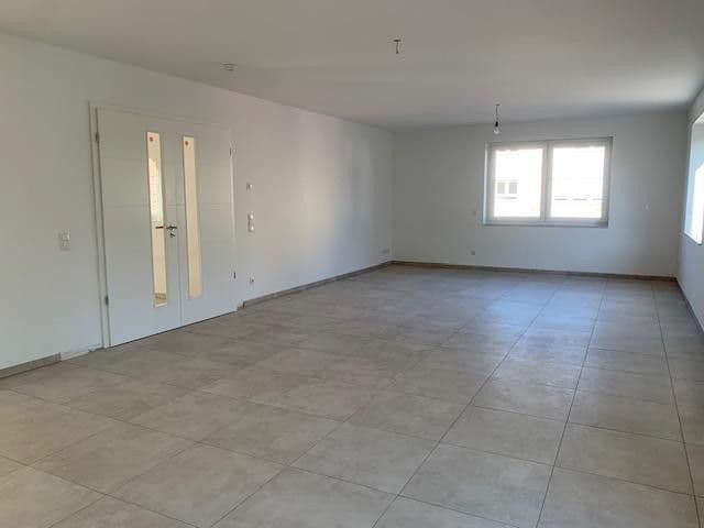 Prenájom bytu 2-izbový 127 m², Swisttal, Severné Porýnie - Westfálsko Prenájom bytu 2-izbový 127 m², Swisttal, Severné Porýnie - Westfálsko