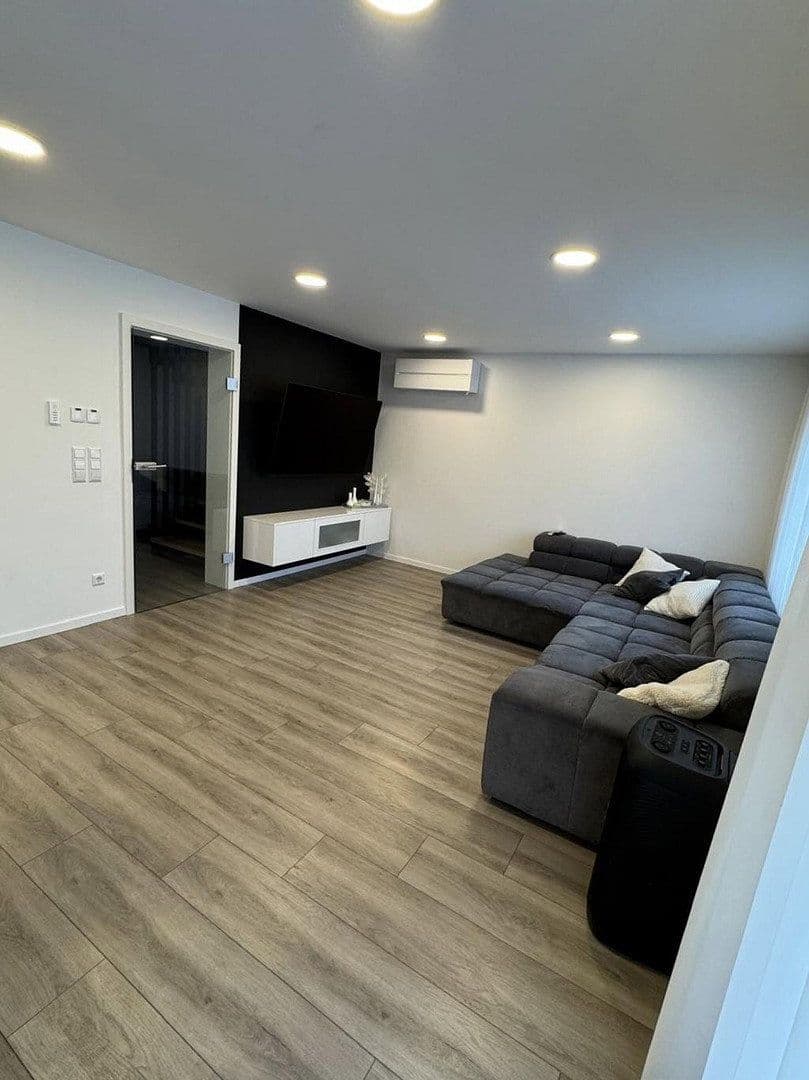 Predaj domu 110 m², pozemek 395 m², Forlenweg 16, Rastatt, Bádensko-Wurttembersko Predaj domu 110 m², pozemek 395 m², Forlenweg 16, Rastatt, Bádensko-Wurttembersko