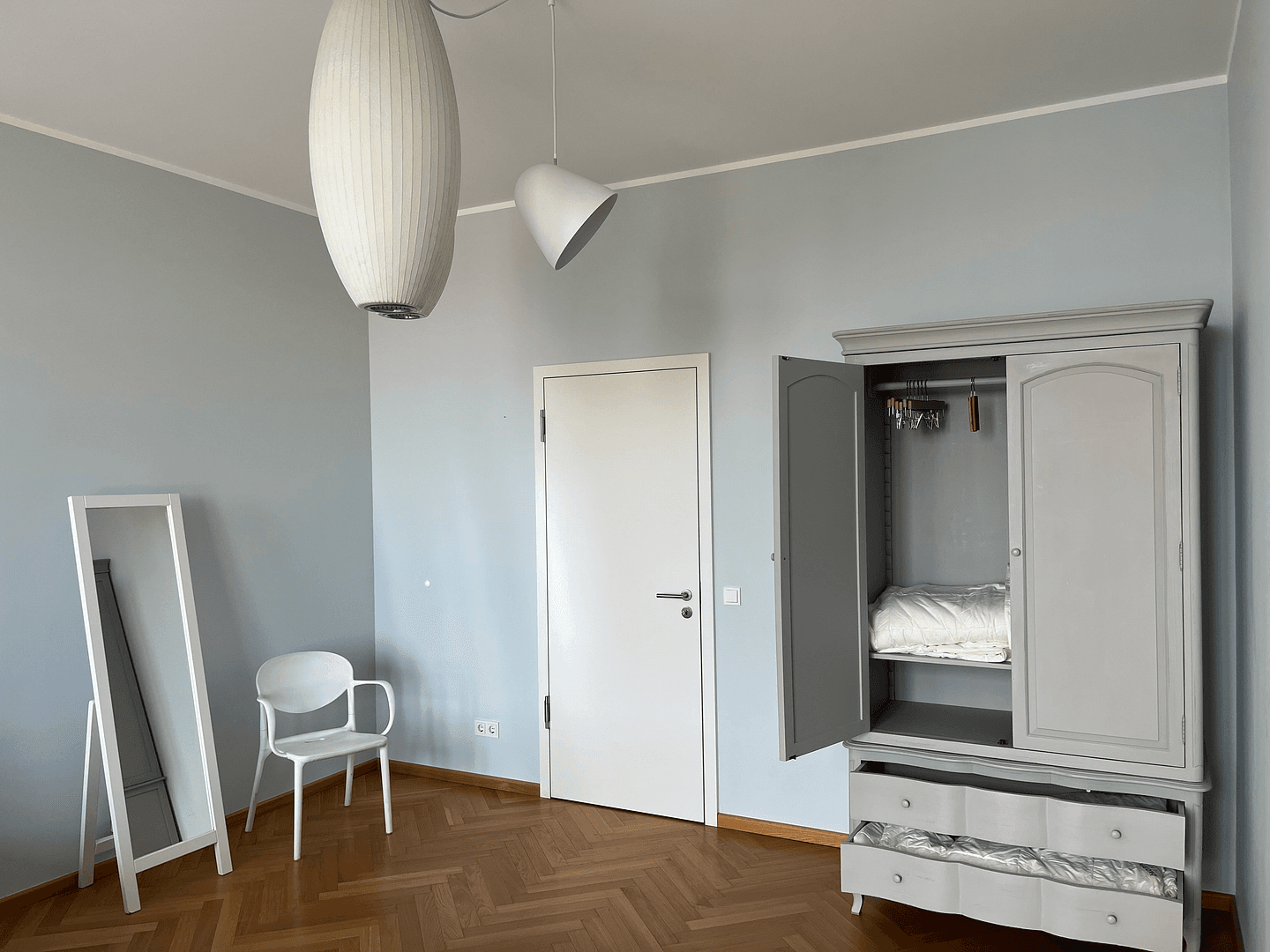 Prenájom bytu 3-izbový 120 m², Berlin, Berlín Prenájom bytu 3-izbový 120 m², Berlin, Berlín