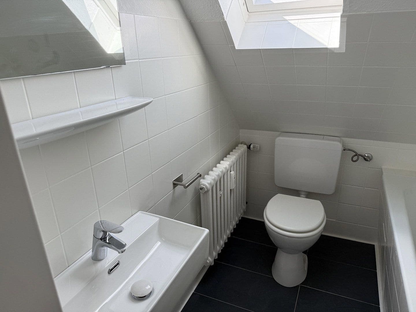 Prenájom bytu 2-izbový 33 m², Duisburg, Severné Porýnie - Westfálsko Prenájom bytu 2-izbový 33 m², Duisburg, Severné Porýnie - Westfálsko