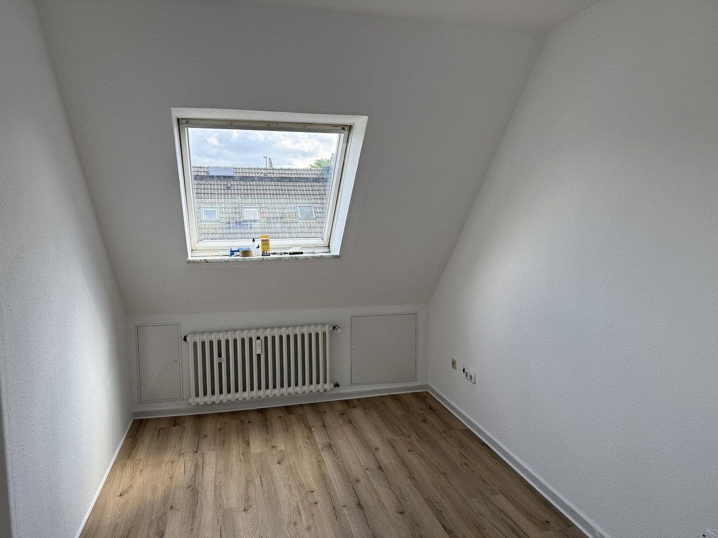 Prenájom bytu 2-izbový 33 m², Duisburg, Severné Porýnie - Westfálsko Prenájom bytu 2-izbový 33 m², Duisburg, Severné Porýnie - Westfálsko