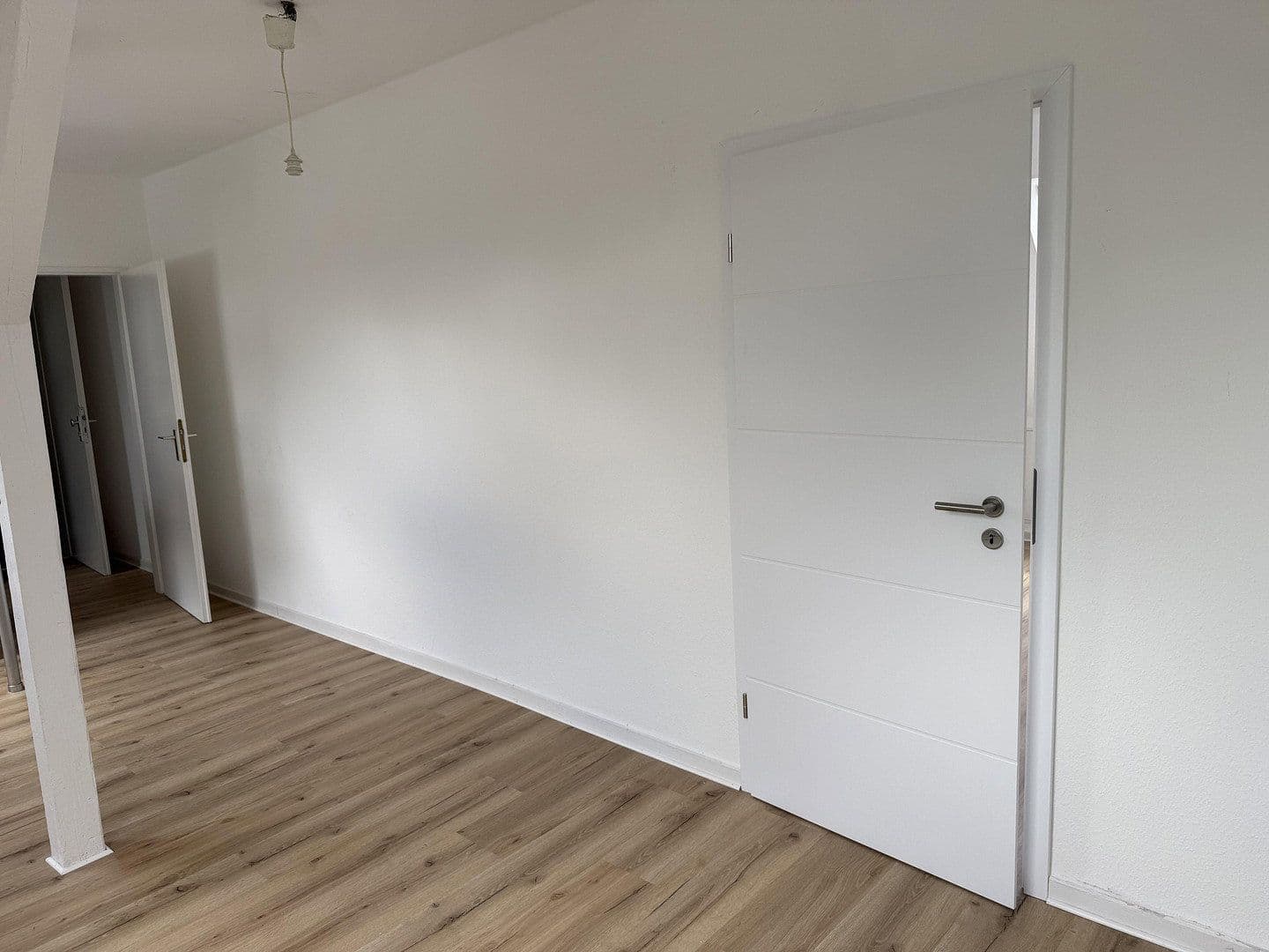 Prenájom bytu 2-izbový 33 m², Duisburg, Severné Porýnie - Westfálsko Prenájom bytu 2-izbový 33 m², Duisburg, Severné Porýnie - Westfálsko