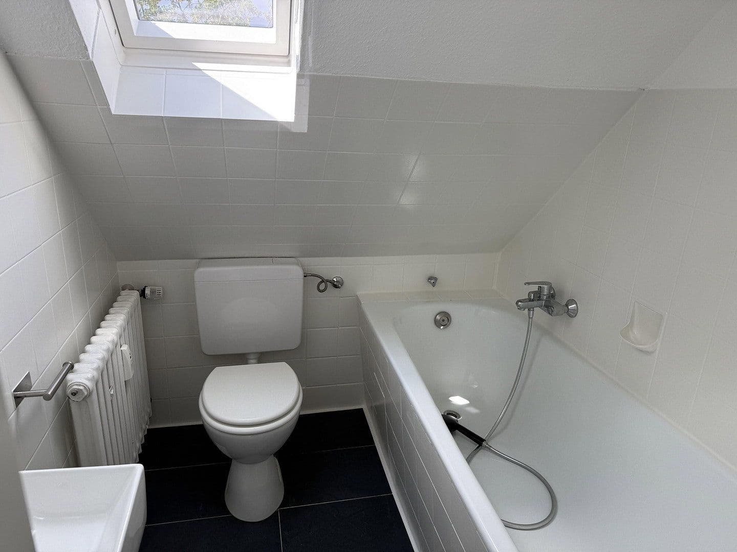 Prenájom bytu 2-izbový 33 m², Duisburg, Severné Porýnie - Westfálsko Prenájom bytu 2-izbový 33 m², Duisburg, Severné Porýnie - Westfálsko