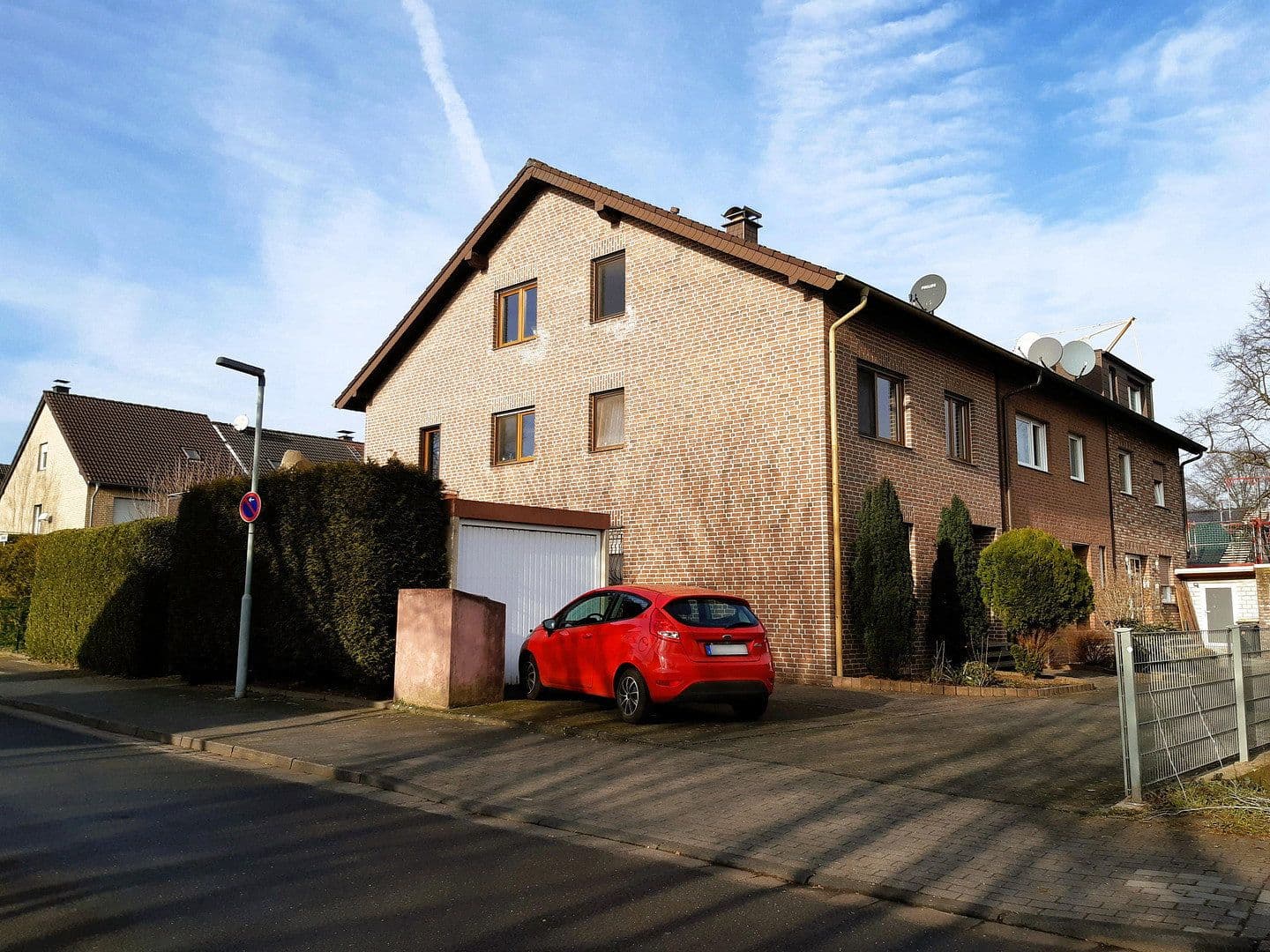 Predaj domu 231 m², pozemek 371 m², Dinslaken, Severné Porýnie - Westfálsko Predaj domu 231 m², pozemek 371 m², Dinslaken, Severné Porýnie - Westfálsko