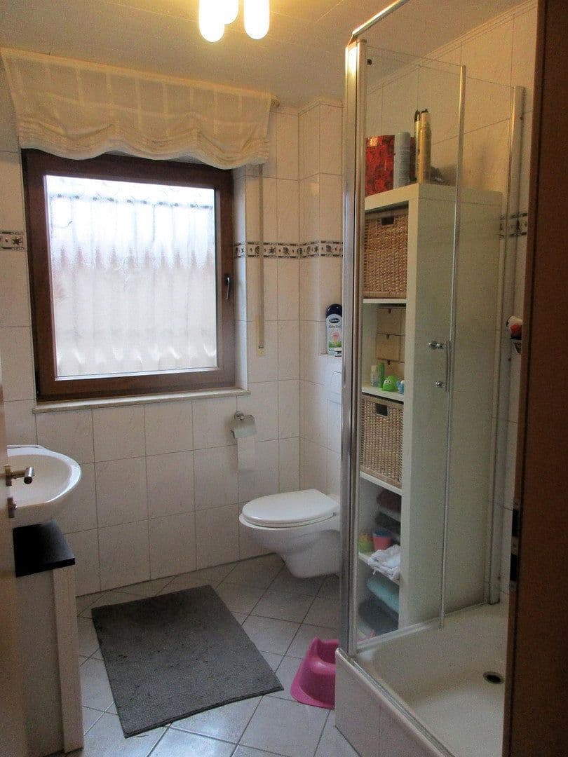 Predaj domu 231 m², pozemek 371 m², Dinslaken, Severné Porýnie - Westfálsko Predaj domu 231 m², pozemek 371 m², Dinslaken, Severné Porýnie - Westfálsko