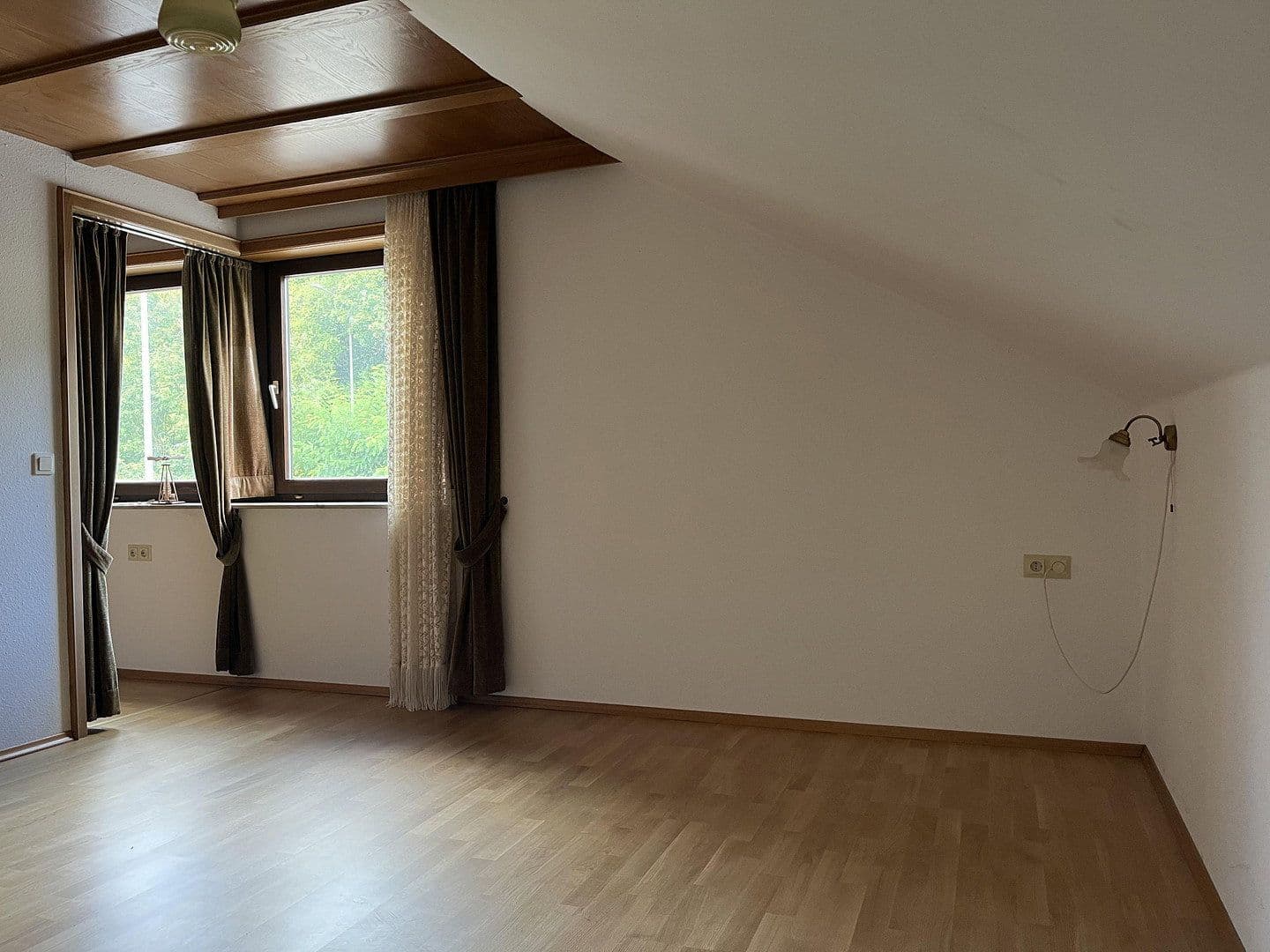 Predaj domu 267 m², pozemek 999 m², Calw, Bádensko-Wurttembersko Predaj domu 267 m², pozemek 999 m², Calw, Bádensko-Wurttembersko
