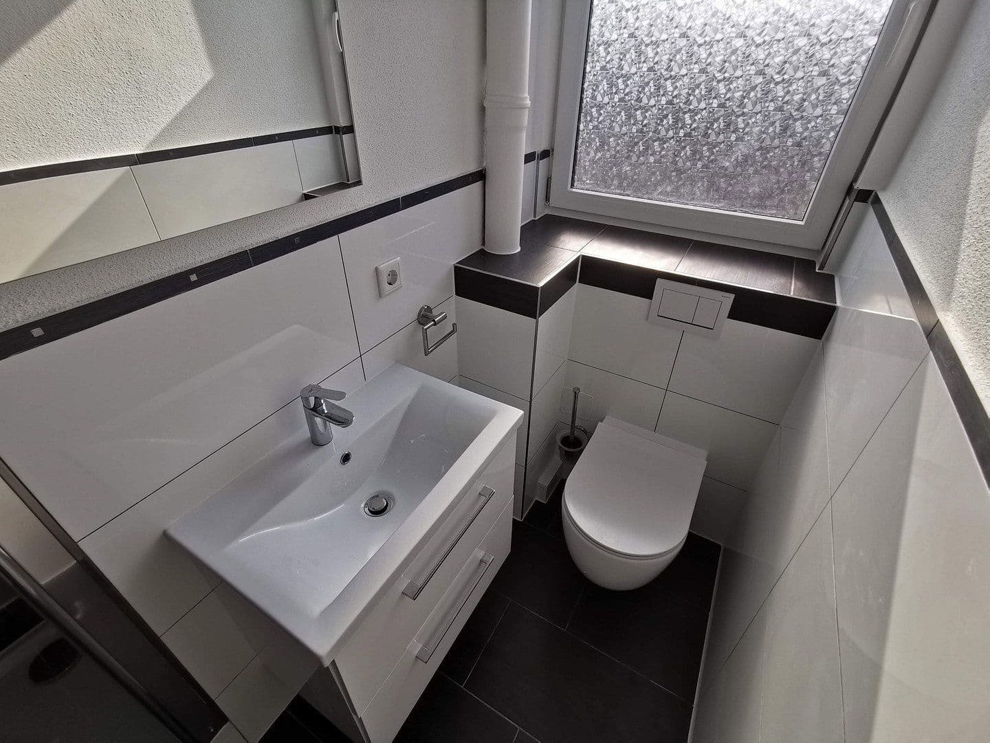 Prenájom bytu 2-izbový 53 m², Mannheim, Bádensko-Wurttembersko Prenájom bytu 2-izbový 53 m², Mannheim, Bádensko-Wurttembersko