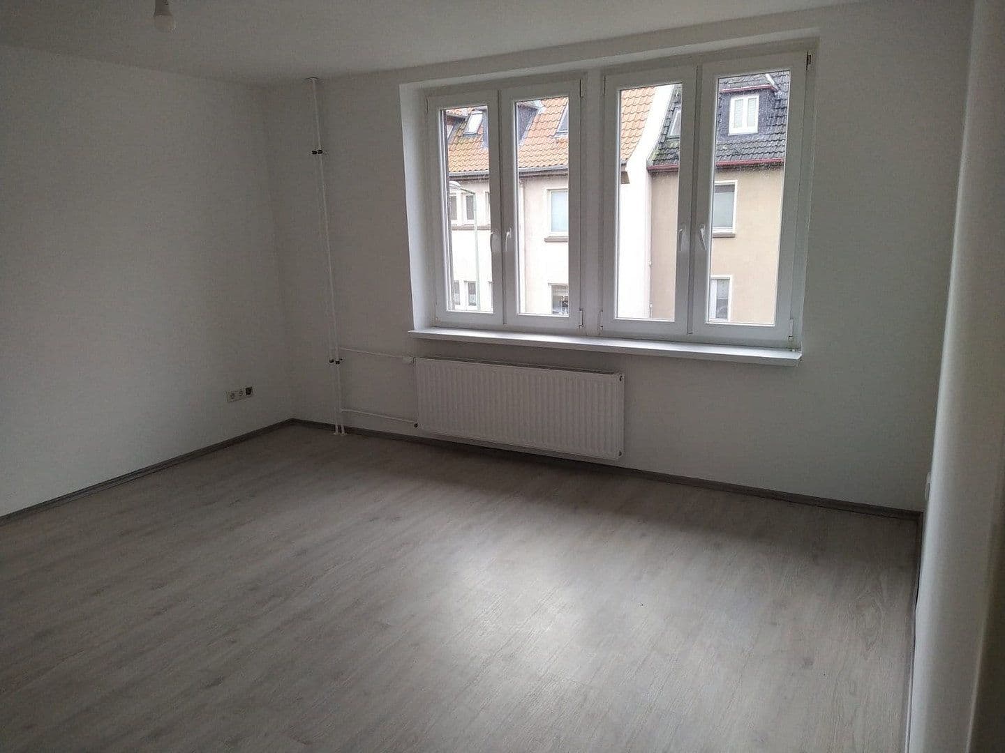 Prenájom bytu 3-izbový 70 m², Kurt-Heintze-Strasse 65, Duisburg, Severné Porýnie - Westfálsko Prenájom bytu 3-izbový 70 m², Kurt-Heintze-Strasse 65, Duisburg, Severné Porýnie - Westfálsko