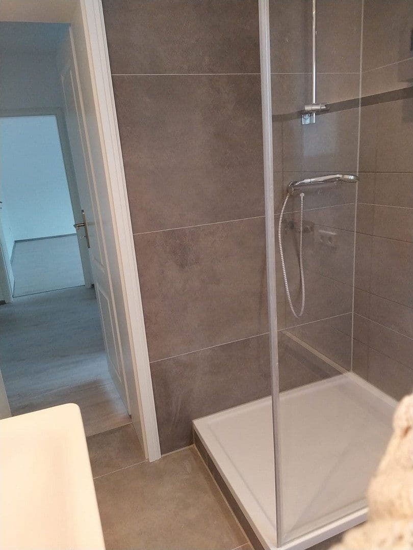 Prenájom bytu 3-izbový 70 m², Kurt-Heintze-Strasse 65, Duisburg, Severné Porýnie - Westfálsko Prenájom bytu 3-izbový 70 m², Kurt-Heintze-Strasse 65, Duisburg, Severné Porýnie - Westfálsko
