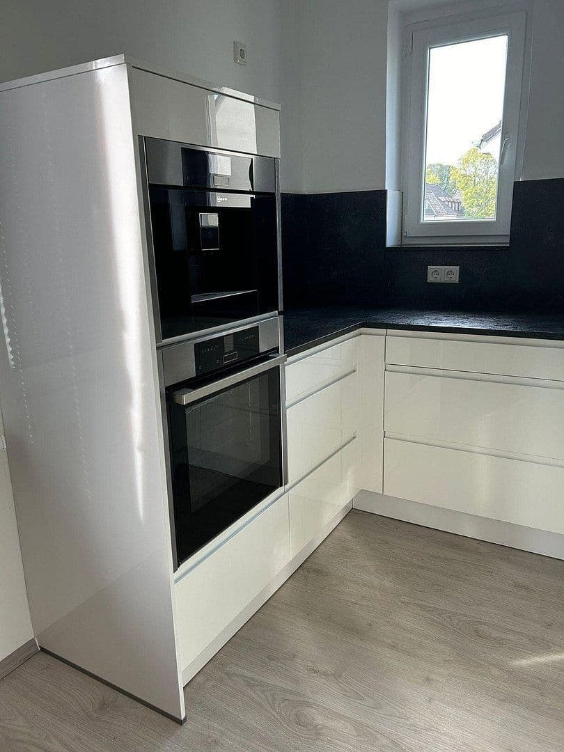 Prenájom bytu 3-izbový 70 m², Kurt-Heintze-Strasse 65, Duisburg, Severné Porýnie - Westfálsko Prenájom bytu 3-izbový 70 m², Kurt-Heintze-Strasse 65, Duisburg, Severné Porýnie - Westfálsko