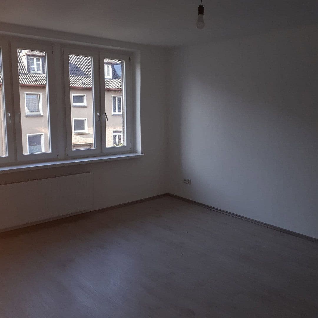 Prenájom bytu 3-izbový 70 m², Kurt-Heintze-Strasse 65, Duisburg, Severné Porýnie - Westfálsko Prenájom bytu 3-izbový 70 m², Kurt-Heintze-Strasse 65, Duisburg, Severné Porýnie - Westfálsko