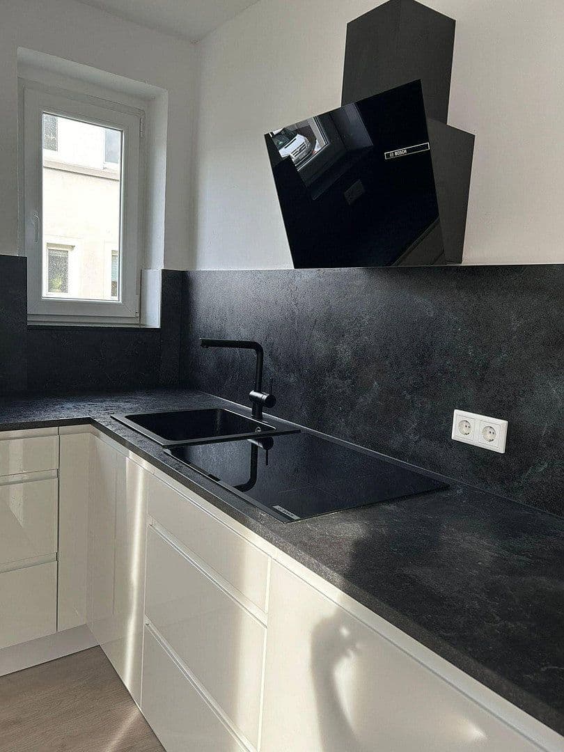 Prenájom bytu 3-izbový 70 m², Kurt-Heintze-Strasse 65, Duisburg, Severné Porýnie - Westfálsko Prenájom bytu 3-izbový 70 m², Kurt-Heintze-Strasse 65, Duisburg, Severné Porýnie - Westfálsko