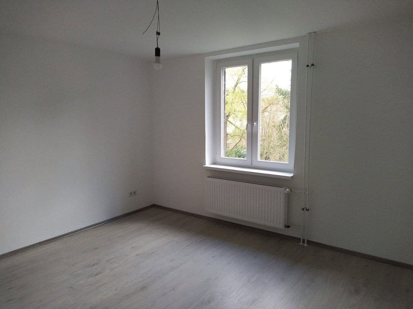 Prenájom bytu 3-izbový 70 m², Kurt-Heintze-Strasse 65, Duisburg, Severné Porýnie - Westfálsko Prenájom bytu 3-izbový 70 m², Kurt-Heintze-Strasse 65, Duisburg, Severné Porýnie - Westfálsko