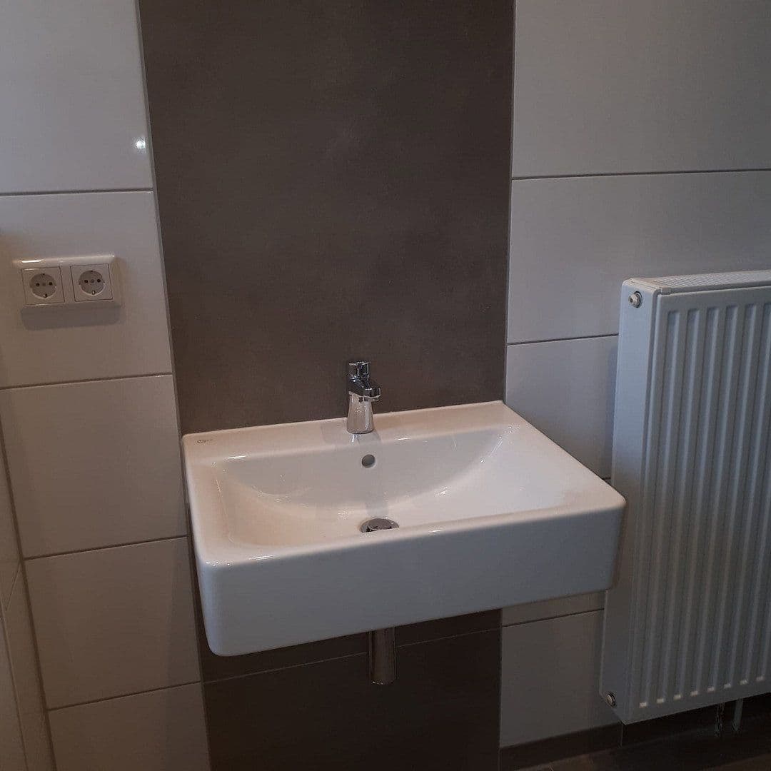 Prenájom bytu 3-izbový 70 m², Kurt-Heintze-Strasse 65, Duisburg, Severné Porýnie - Westfálsko Prenájom bytu 3-izbový 70 m², Kurt-Heintze-Strasse 65, Duisburg, Severné Porýnie - Westfálsko