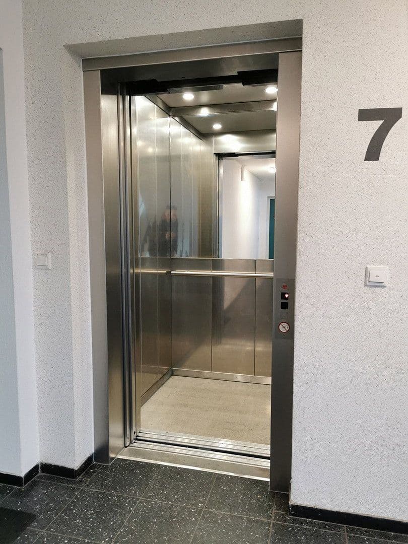 Prenájom bytu 3-izbový 106 m², Nürnberg / Großgründlach, Bavorsko Prenájom bytu 3-izbový 106 m², Nürnberg / Großgründlach, Bavorsko