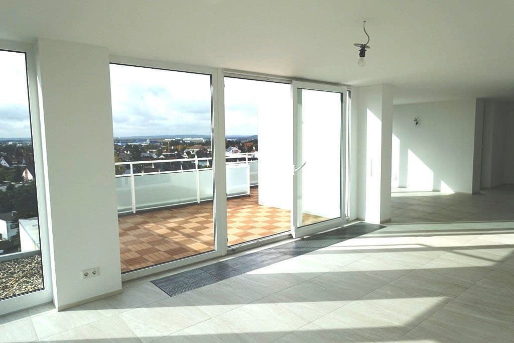 Prenájom bytu 3-izbový 106 m², Nürnberg / Großgründlach, Bavorsko Prenájom bytu 3-izbový 106 m², Nürnberg / Großgründlach, Bavorsko