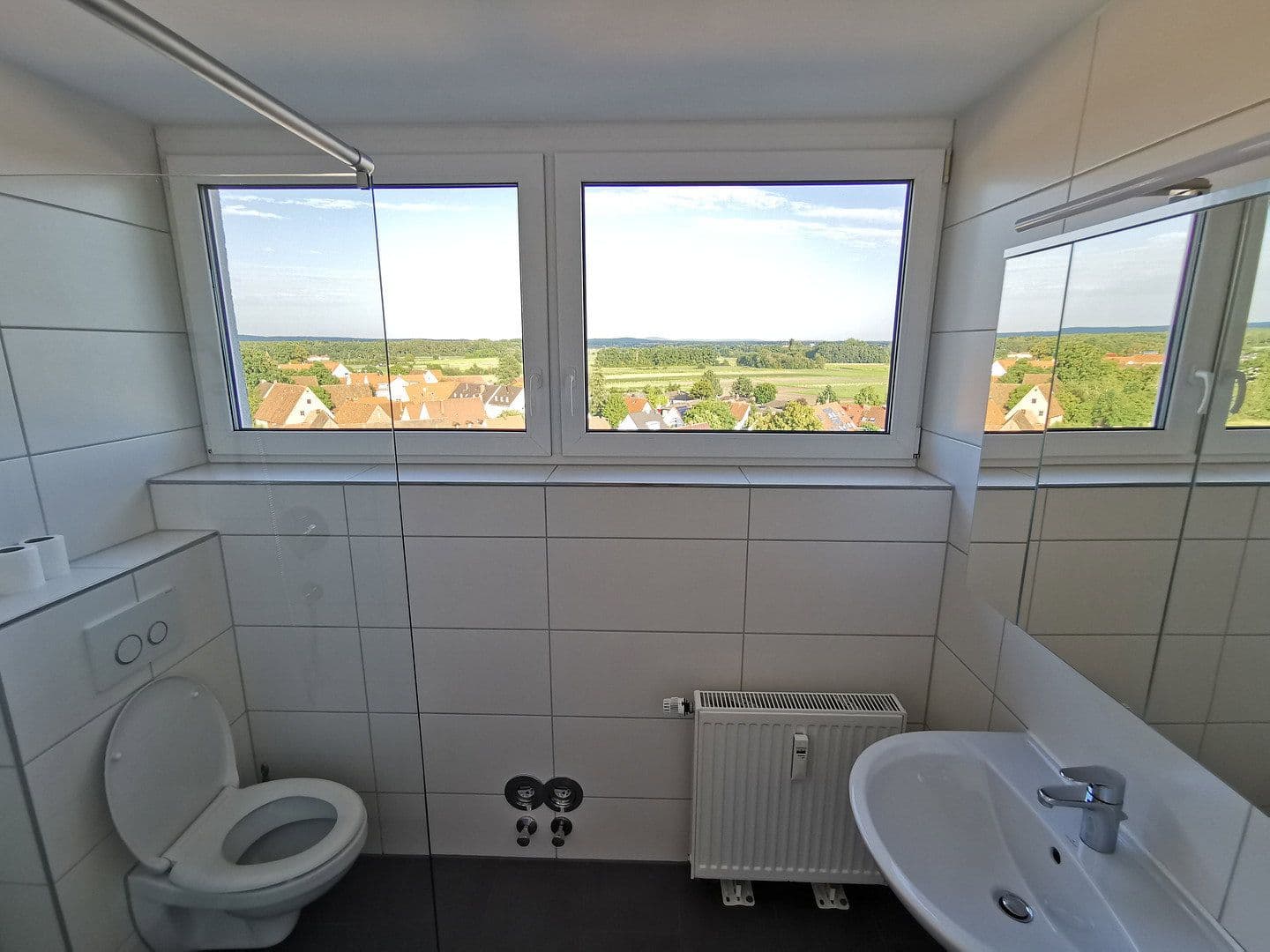 Prenájom bytu 3-izbový 106 m², Nürnberg / Großgründlach, Bavorsko Prenájom bytu 3-izbový 106 m², Nürnberg / Großgründlach, Bavorsko