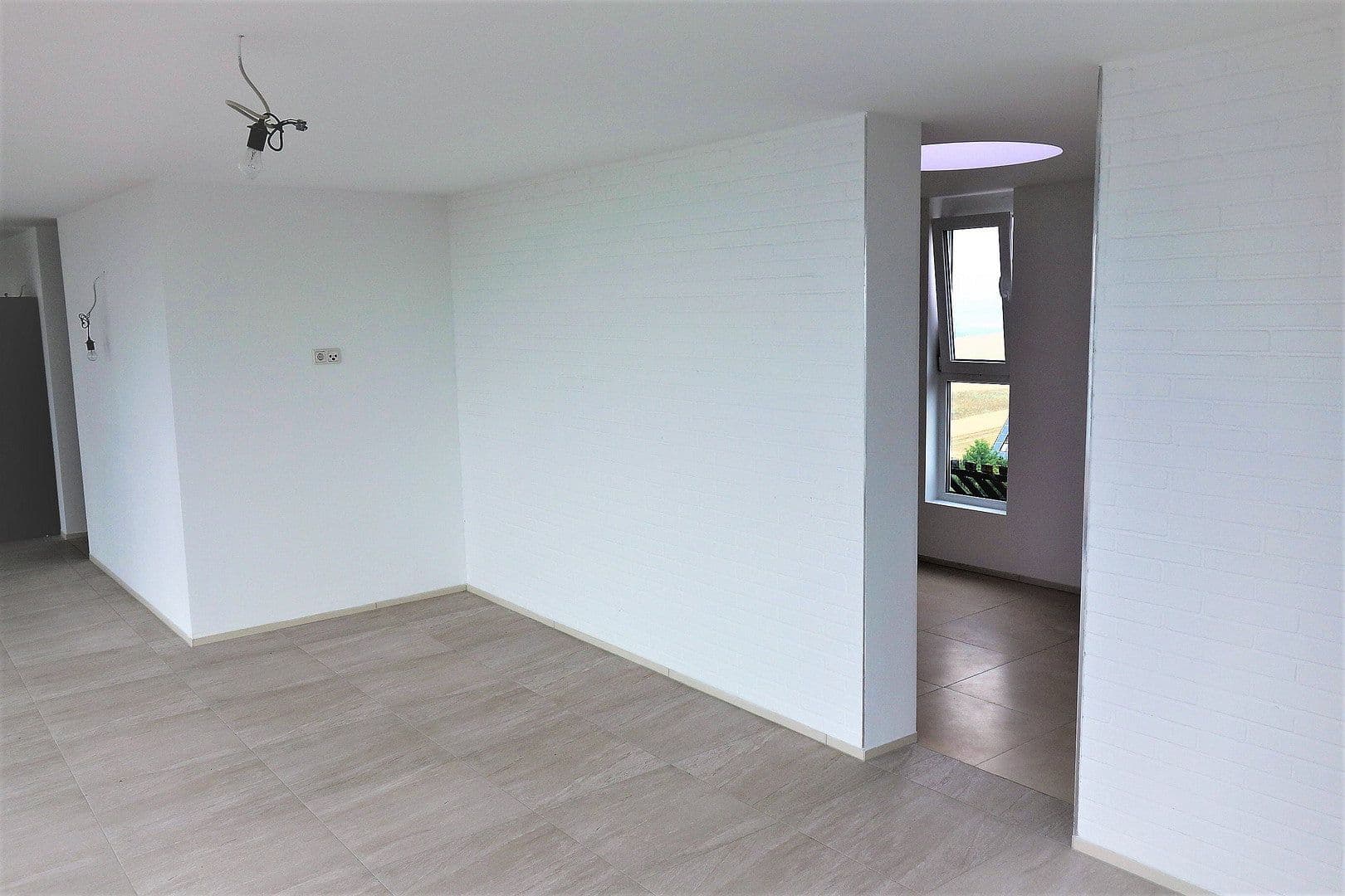Prenájom bytu 3-izbový 106 m², Nürnberg / Großgründlach, Bavorsko Prenájom bytu 3-izbový 106 m², Nürnberg / Großgründlach, Bavorsko