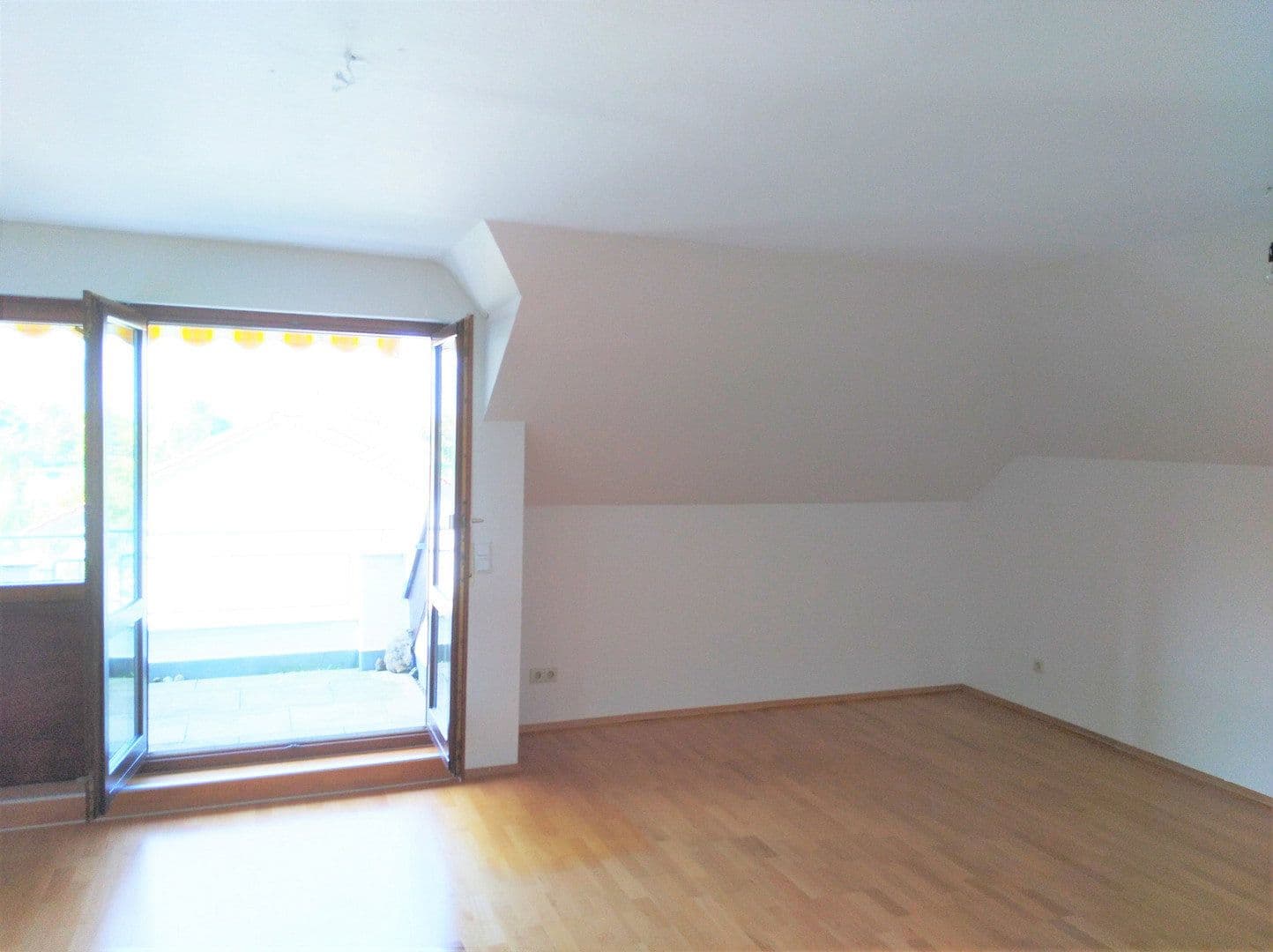 Prenájom bytu 3-izbový 95 m², Bad Boll, Bádensko-Wurttembersko Prenájom bytu 3-izbový 95 m², Bad Boll, Bádensko-Wurttembersko
