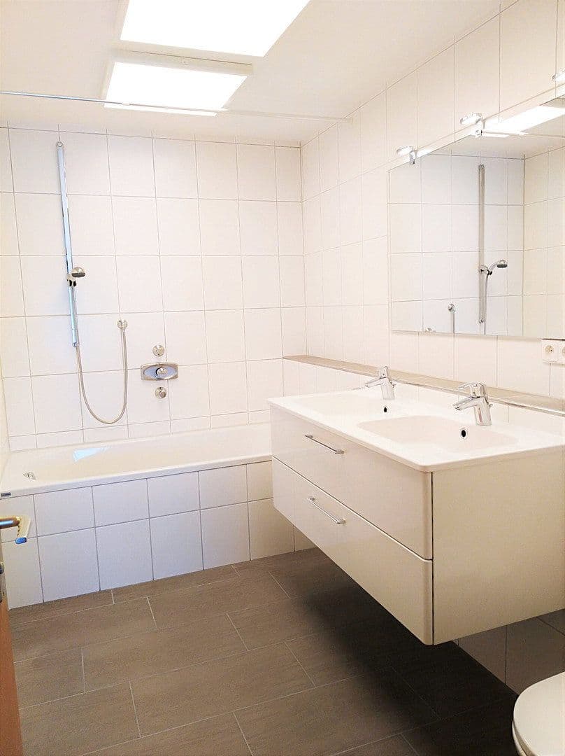 Prenájom bytu 3-izbový 95 m², Bad Boll, Bádensko-Wurttembersko Prenájom bytu 3-izbový 95 m², Bad Boll, Bádensko-Wurttembersko