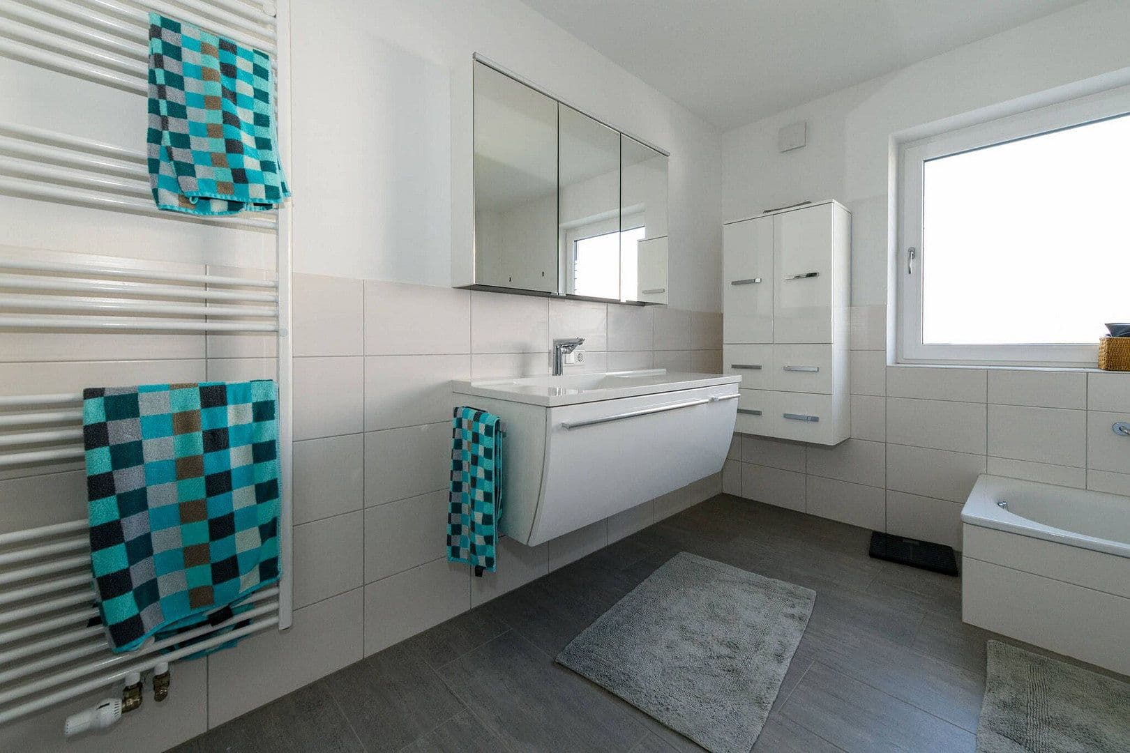 Prenájom domu 145 m², pozemek 225 m², Ingolstadt, Bavorsko Prenájom domu 145 m², pozemek 225 m², Ingolstadt, Bavorsko
