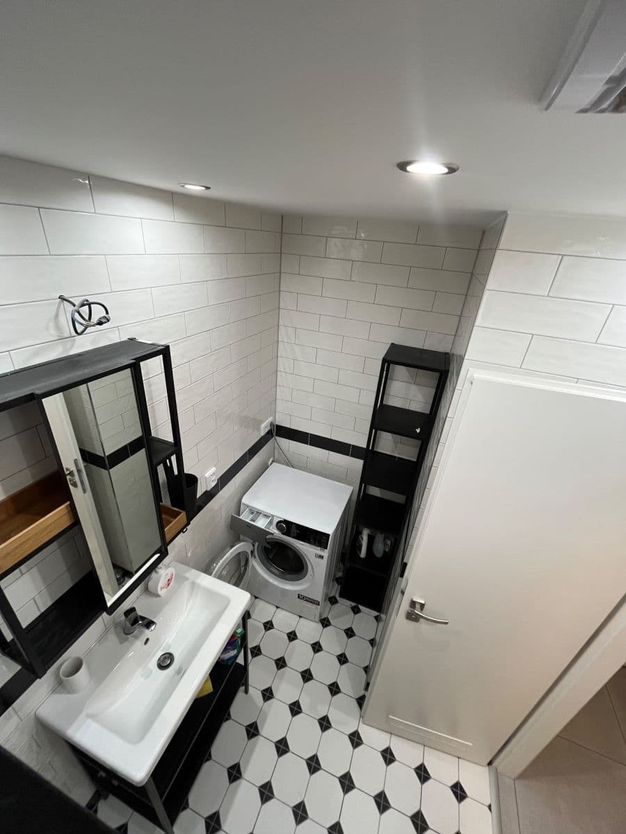 Prenájom bytu 3-izbový 69 m², Gabinova, Praha, Praha Prenájom bytu 3-izbový 69 m², Gabinova, Praha, Praha