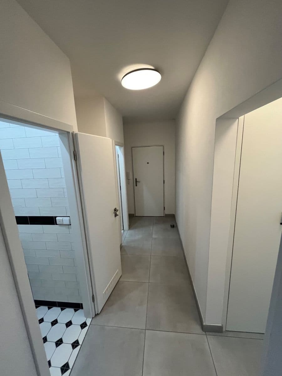 Prenájom bytu 3-izbový 69 m², Gabinova, Praha, Praha Prenájom bytu 3-izbový 69 m², Gabinova, Praha, Praha