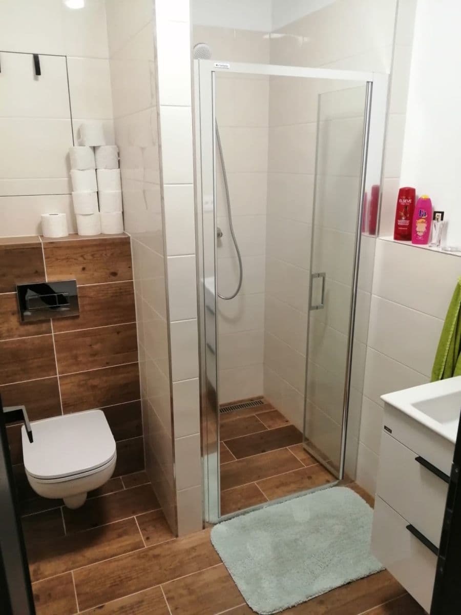 Prenájom bytu 2-izbový 45 m², Agátová, Dúbravka, Bratislavský kraj Prenájom bytu 2-izbový 45 m², Agátová, Dúbravka, Bratislavský kraj