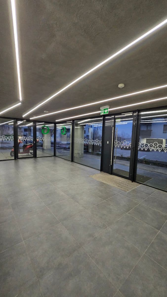 Prenájom bytu 2-izbový 45 m², Agátová, Dúbravka, Bratislavský kraj Prenájom bytu 2-izbový 45 m², Agátová, Dúbravka, Bratislavský kraj