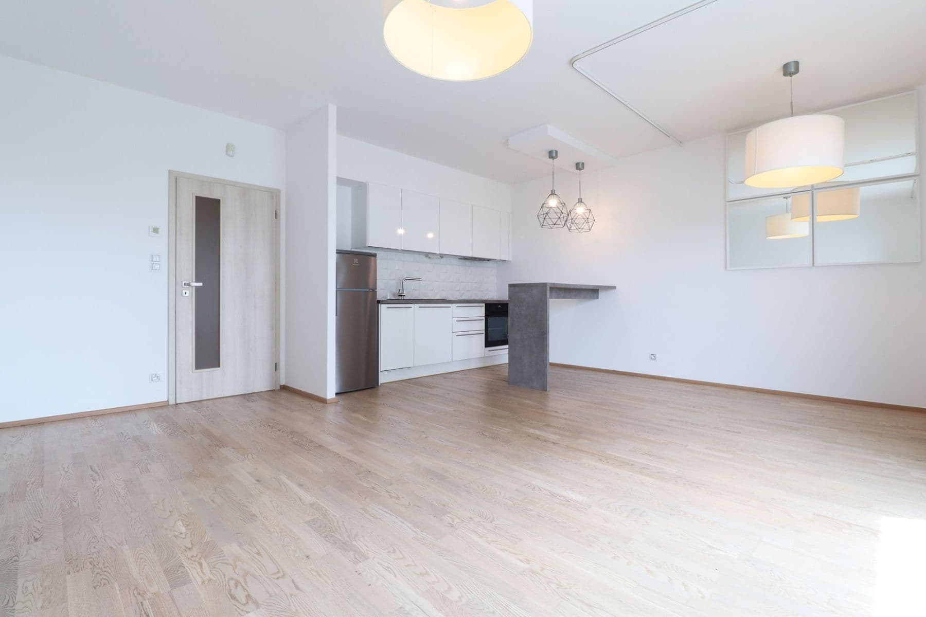 Prenájom bytu 1-izbový 37 m², Olšanská, Praha, Praha Prenájom bytu 1-izbový 37 m², Olšanská, Praha, Praha