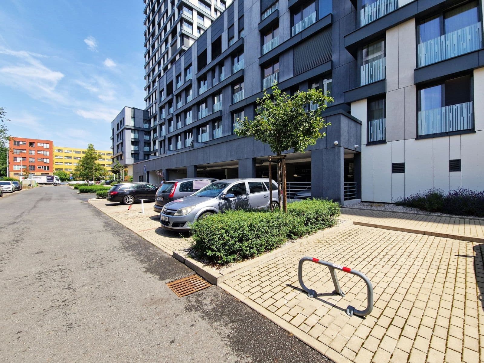 Prenájom bytu 1-izbový 37 m², Olšanská, Praha, Praha Prenájom bytu 1-izbový 37 m², Olšanská, Praha, Praha