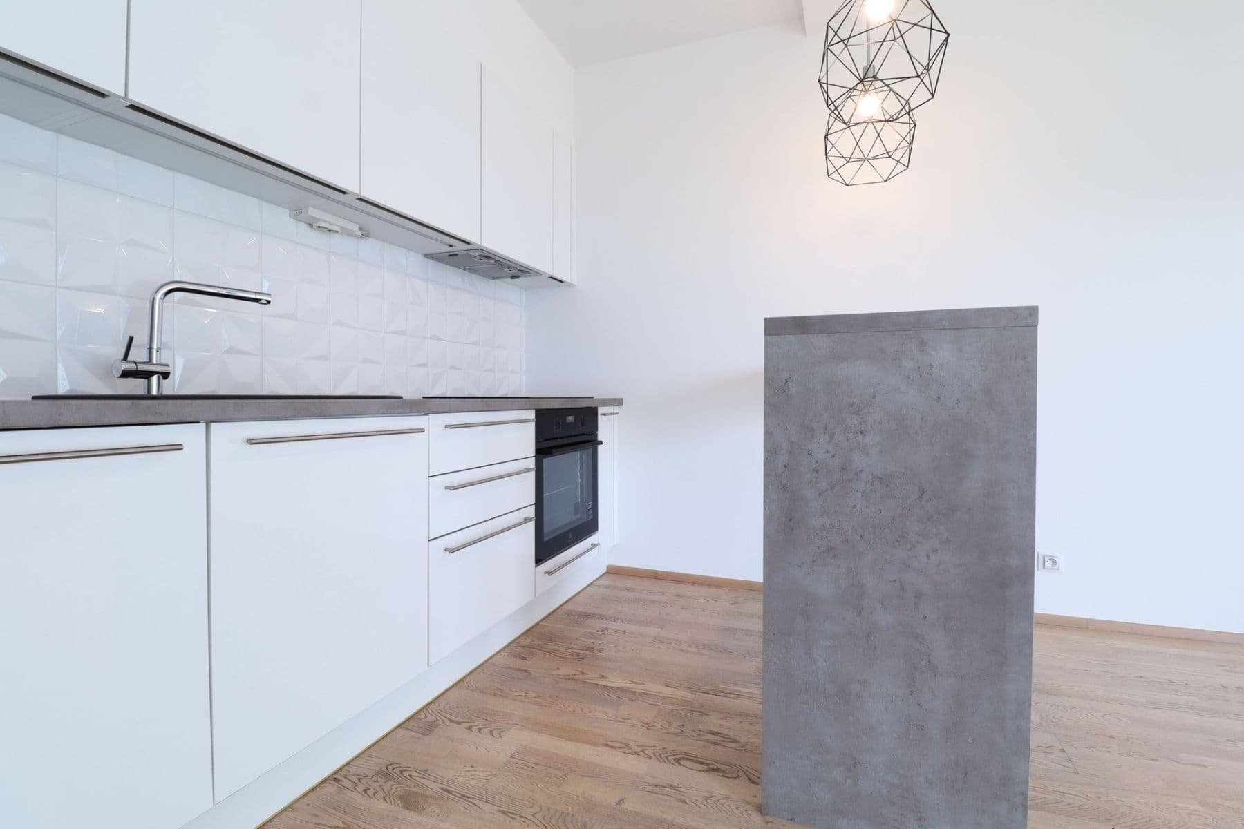 Prenájom bytu 1-izbový 37 m², Olšanská, Praha, Praha Prenájom bytu 1-izbový 37 m², Olšanská, Praha, Praha
