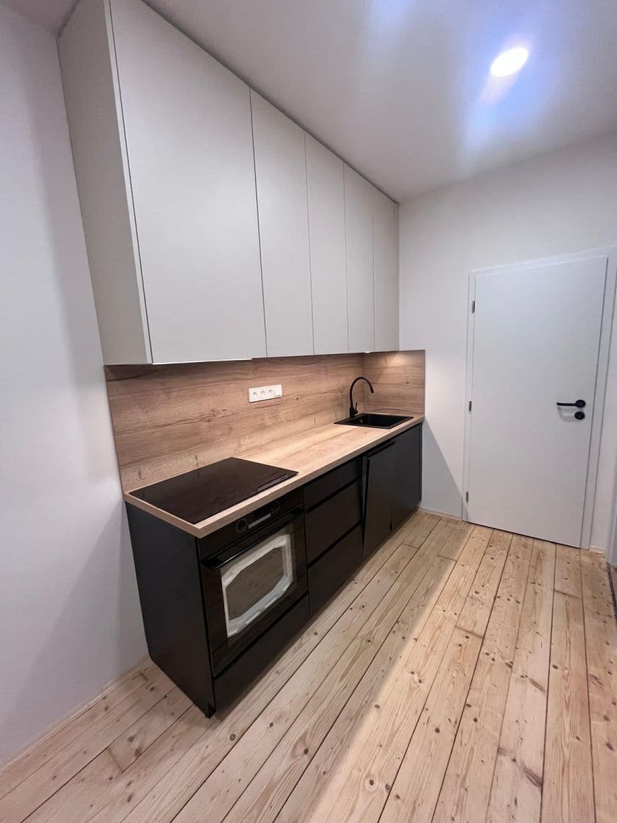 Prenájom bytu 2-izbový 52 m², Jugoslávských partyzánů, Praha, Praha Prenájom bytu 2-izbový 52 m², Jugoslávských partyzánů, Praha, Praha