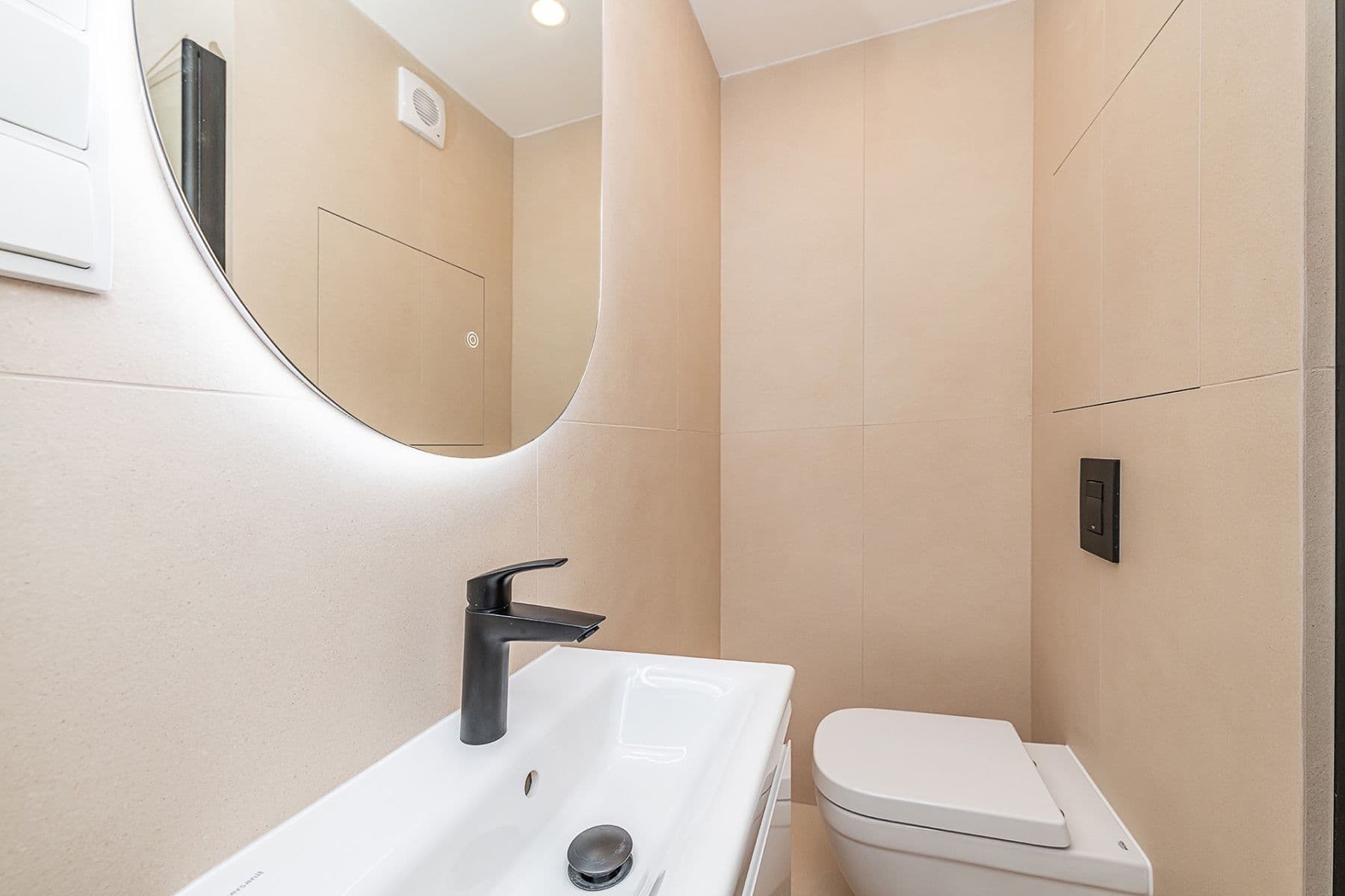 Predaj bytu 4-izbový 83 m², Čeljabinská, Praha, Praha Predaj bytu 4-izbový 83 m², Čeljabinská, Praha, Praha