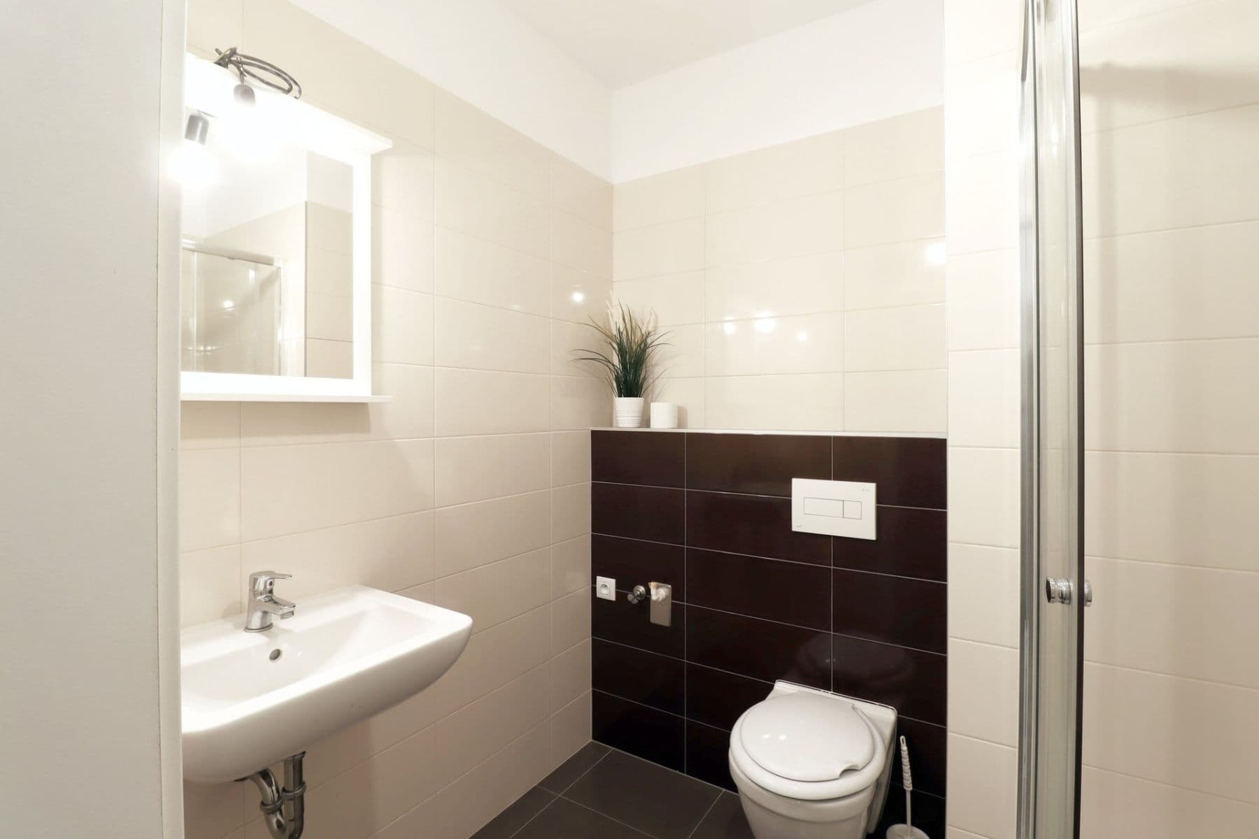 Prenájom bytu 1-izbový 27 m², Bečovská, Praha, Praha Prenájom bytu 1-izbový 27 m², Bečovská, Praha, Praha